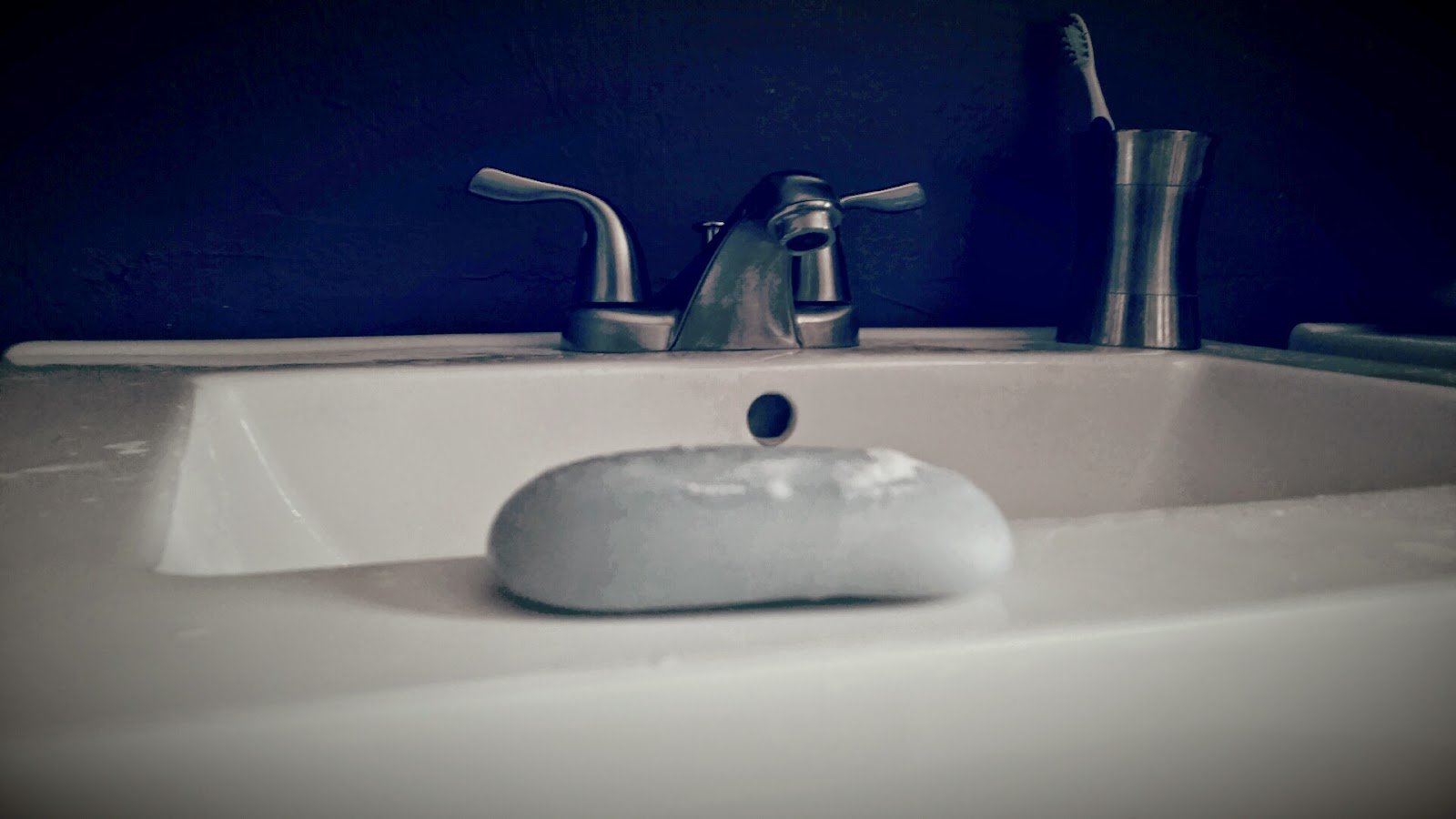 15 things to get rid of from your bathroom: Interior tips by Can You Put A Bar Of Soap In Toilet Tank